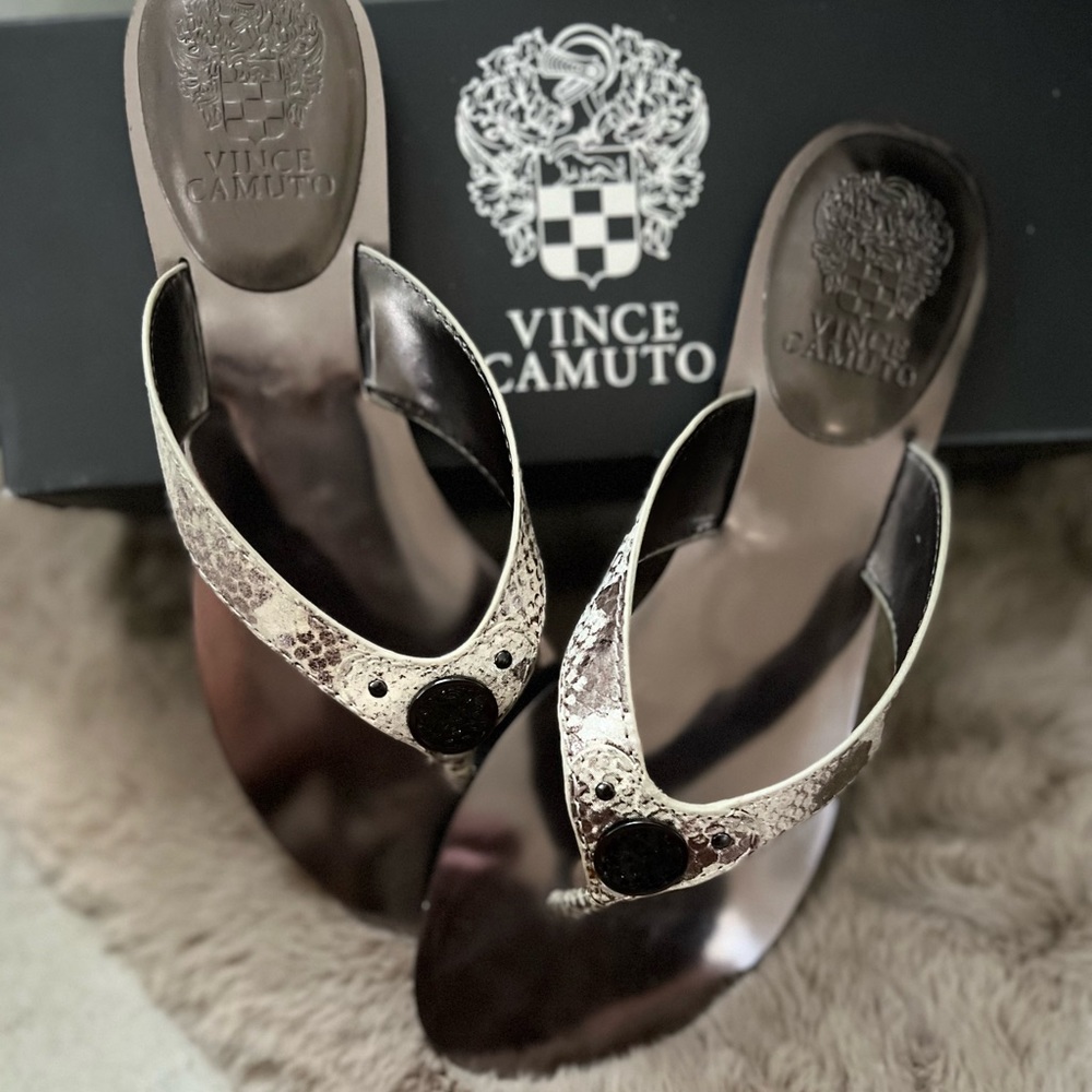 Vince Camuto 7M Silver Goddess Luxury Exotic